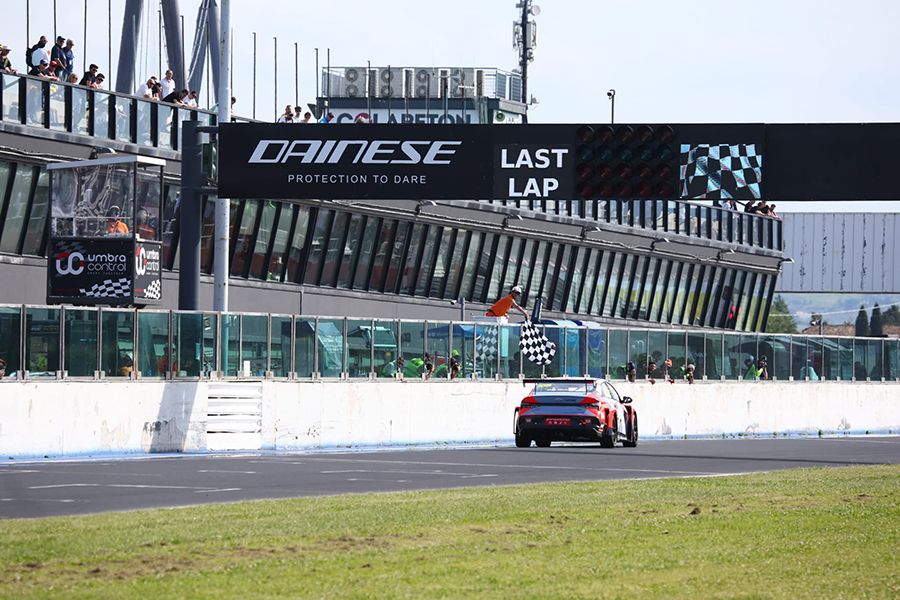Norbert Michelisz emerges as the first winner of the season