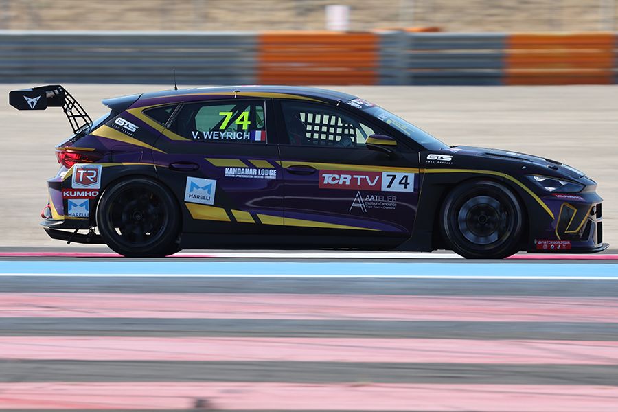 Victor Weyrich leads French drivers’ clean sweep in FP1