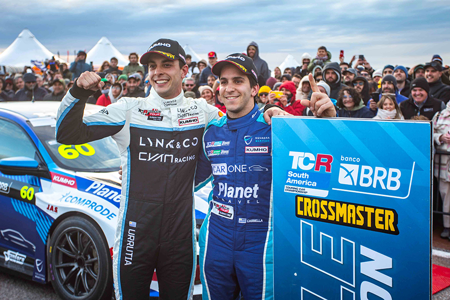 Uruguay&rsquo;s Urrutia and Casella make two poles on home ground 