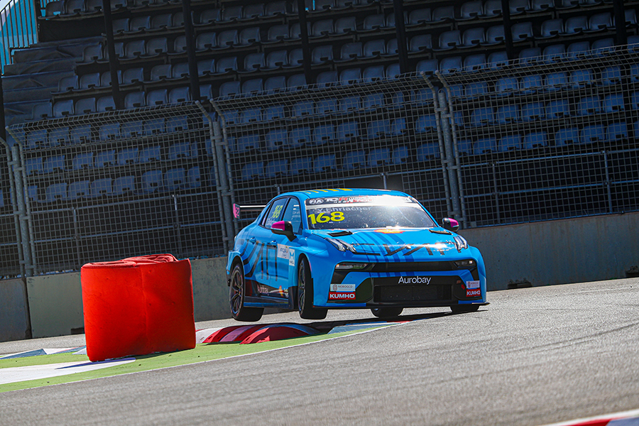 Norbert Michelisz and Yann Ehrlacher top practice in Marrakech