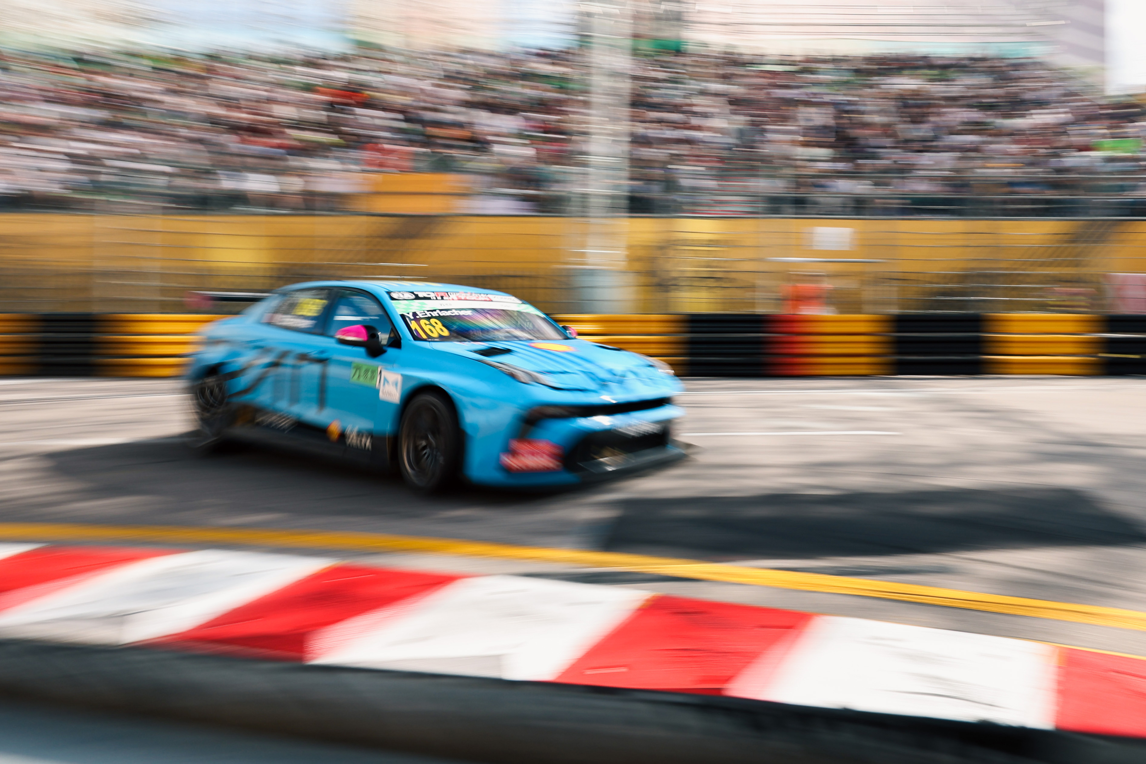 Yann Ehrlacher misses the big crash at the start, and will help Bj&ouml;rk on Sunday