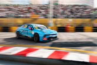 Yann Ehrlacher misses the big crash at the start, and will help Bj&ouml;rk on Sunday