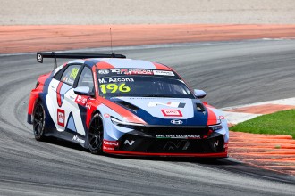 Azcona and Montenegro top practice sessions in Valencia