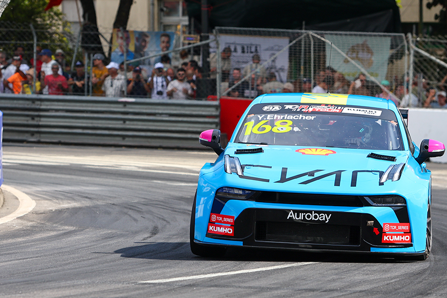 Yann Ehrlacher dedicates critical pole position in Portugal