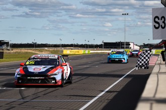 Michelisz inherits victory at The Bend thanks to Azcona&rsquo;s penalty