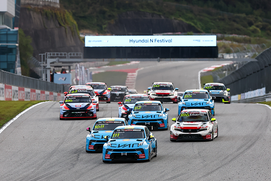 Bj&ouml;rk and Ehrlacher annihilate the field in the final race