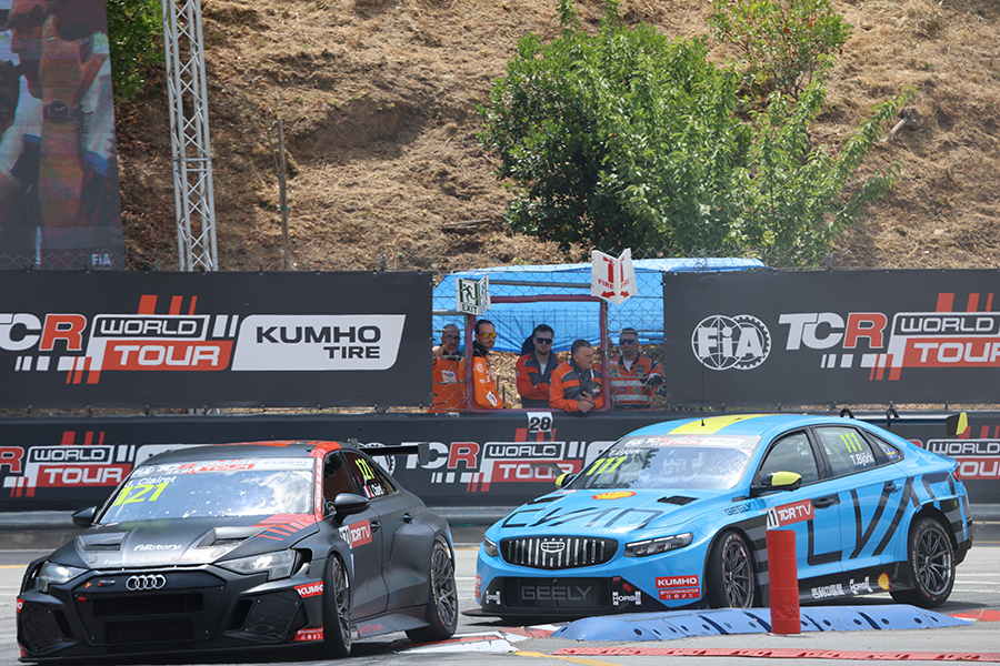Bj&ouml;rk crash with Clairet ends up costing him pole for Race 2